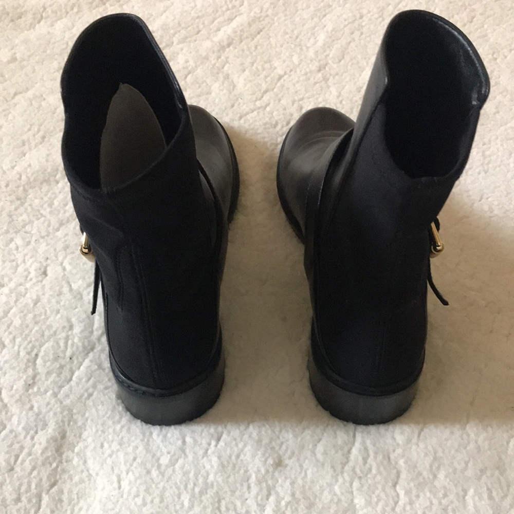 NWOB | Stuart Weitzman | Black Leather Ryder Lift Gold Buckle Bootie Size 7 - Picture 4 of 10